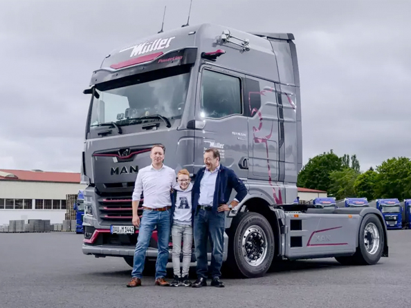 30年挚友携手！TGX PowerLion入队