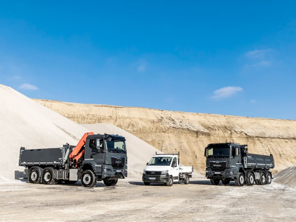 曼恩年度图鉴：引擎逐光，步履铿锵